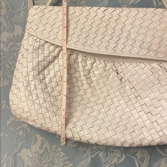 Vintage Meyers USA Woven Cream Crossbody Bag - Picture 13 of 13